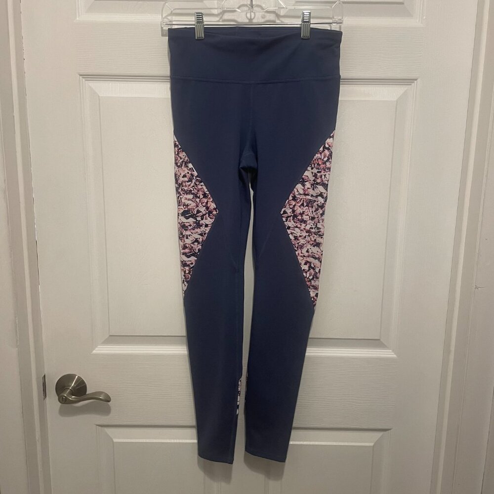 Gap Fit Workout Leggings Blackout Technology (5 clothing items for $15)